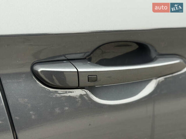 Сірий Хендай Kona, об'ємом двигуна 0 л та пробігом 59 тис. км за 16900 $, фото 35 на Automoto.ua