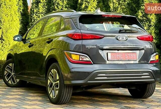 Серый Хендай Kona, объемом двигателя 0 л и пробегом 97 тыс. км за 18700 $, фото 9 на Automoto.ua