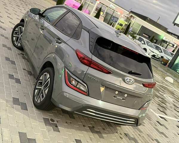 Серый Хендай Kona, объемом двигателя 0 л и пробегом 118 тыс. км за 18999 $, фото 8 на Automoto.ua