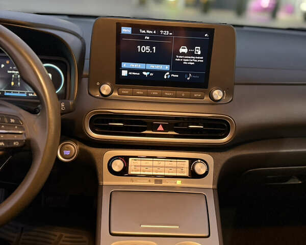 Серый Хендай Kona, объемом двигателя 0 л и пробегом 118 тыс. км за 18999 $, фото 13 на Automoto.ua