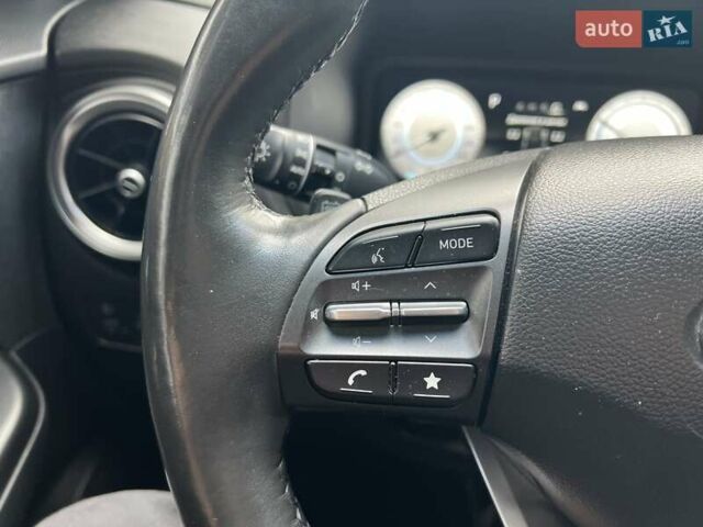 Серый Хендай Kona, объемом двигателя 0 л и пробегом 58 тыс. км за 16950 $, фото 31 на Automoto.ua