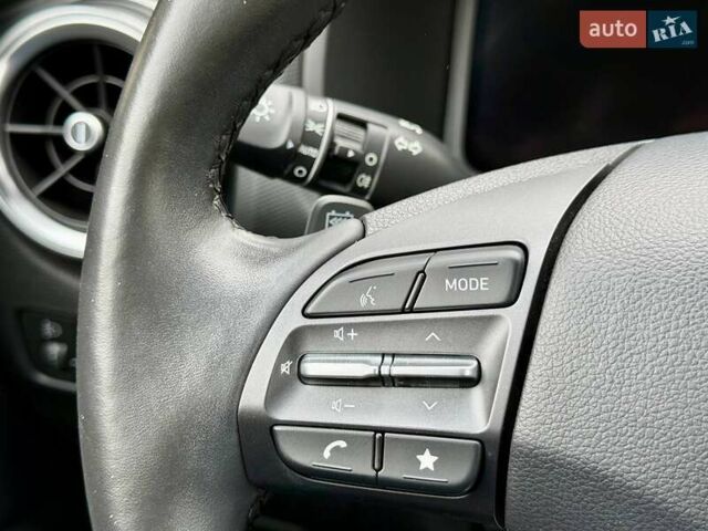 Серый Хендай Kona, объемом двигателя 0 л и пробегом 52 тыс. км за 17200 $, фото 30 на Automoto.ua