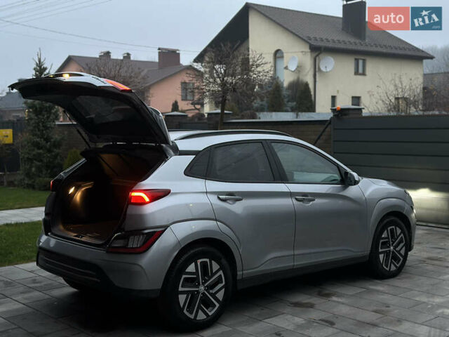 Сірий Хендай Kona, об'ємом двигуна 0 л та пробігом 57 тис. км за 17700 $, фото 14 на Automoto.ua