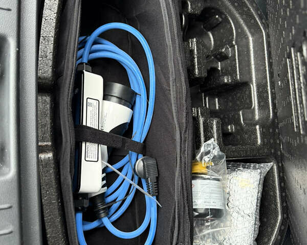 Серый Хендай Kona, объемом двигателя 0 л и пробегом 53 тыс. км за 17400 $, фото 29 на Automoto.ua