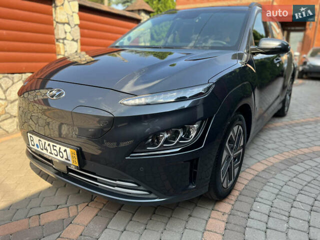 Серый Хендай Kona, объемом двигателя 0 л и пробегом 42 тыс. км за 23500 $, фото 13 на Automoto.ua