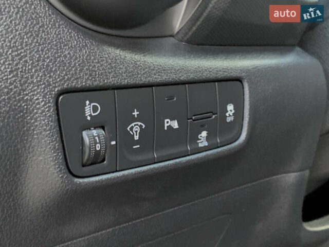 Серый Хендай Kona, объемом двигателя 0 л и пробегом 35 тыс. км за 17999 $, фото 49 на Automoto.ua