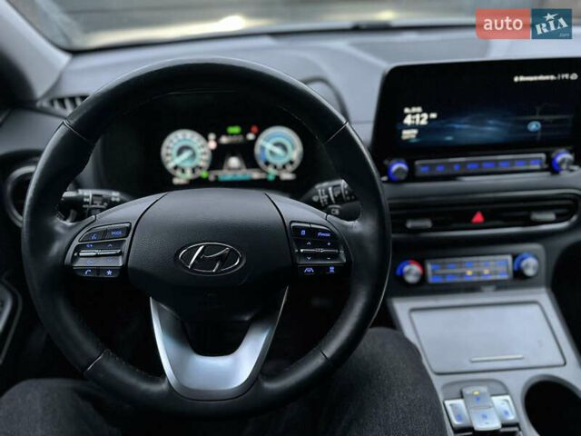 Сірий Хендай Kona, об'ємом двигуна 0 л та пробігом 57 тис. км за 17700 $, фото 25 на Automoto.ua