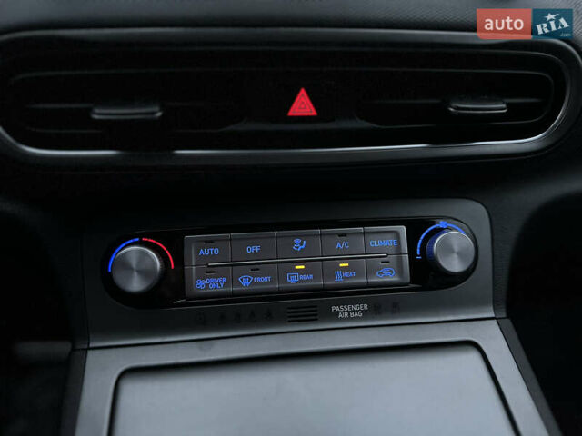 Сірий Хендай Kona, об'ємом двигуна 0 л та пробігом 57 тис. км за 17700 $, фото 28 на Automoto.ua