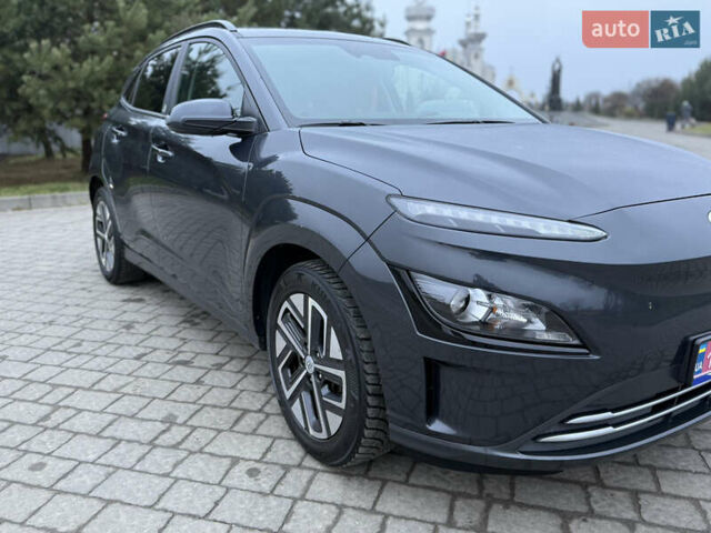 Серый Хендай Kona, объемом двигателя 0 л и пробегом 97 тыс. км за 16600 $, фото 6 на Automoto.ua