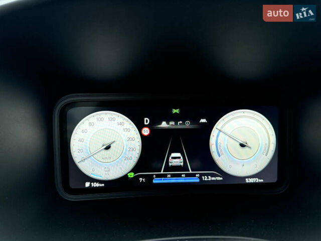 Серый Хендай Kona, объемом двигателя 0 л и пробегом 53 тыс. км за 17400 $, фото 24 на Automoto.ua