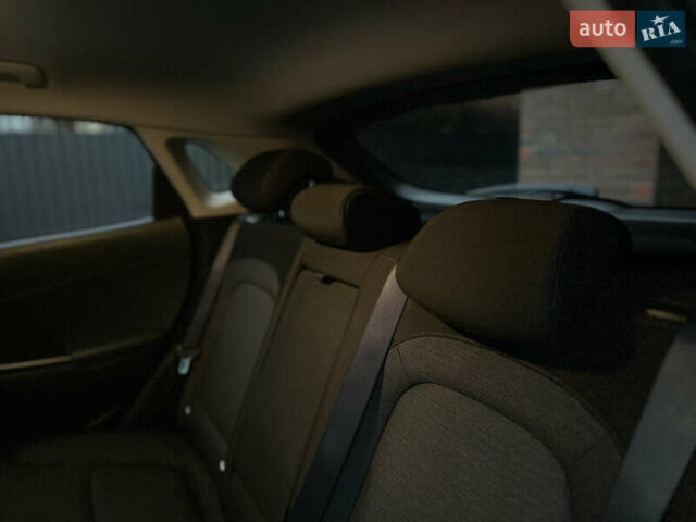 Сірий Хендай Kona, об'ємом двигуна 0 л та пробігом 57 тис. км за 17700 $, фото 20 на Automoto.ua