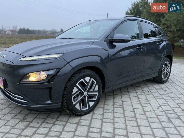 Серый Хендай Kona, объемом двигателя 0 л и пробегом 97 тыс. км за 16600 $, фото 5 на Automoto.ua