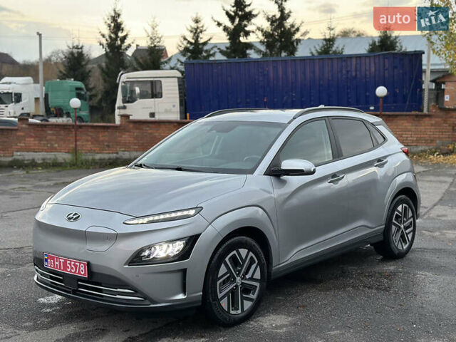 Сірий Хендай Kona, об'ємом двигуна 0 л та пробігом 57 тис. км за 17900 $, фото 2 на Automoto.ua