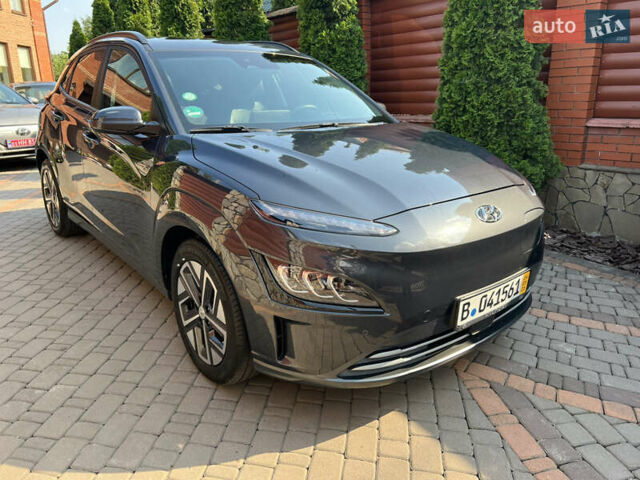 Серый Хендай Kona, объемом двигателя 0 л и пробегом 42 тыс. км за 23500 $, фото 11 на Automoto.ua
