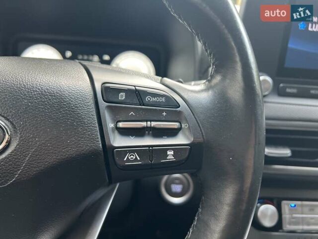 Серый Хендай Kona, объемом двигателя 0 л и пробегом 58 тыс. км за 16950 $, фото 30 на Automoto.ua