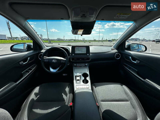 Сірий Хендай Kona, об'ємом двигуна 0 л та пробігом 38 тис. км за 17888 $, фото 35 на Automoto.ua
