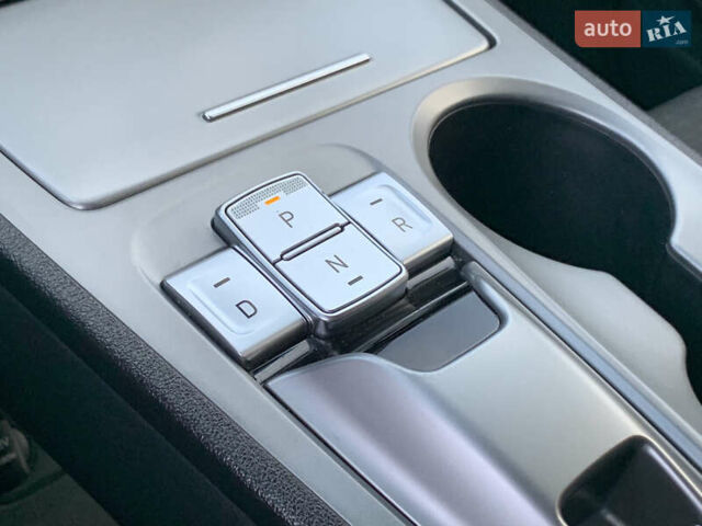 Серый Хендай Kona, объемом двигателя 0 л и пробегом 35 тыс. км за 17999 $, фото 57 на Automoto.ua