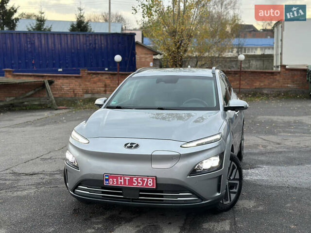 Сірий Хендай Kona, об'ємом двигуна 0 л та пробігом 57 тис. км за 17900 $, фото 1 на Automoto.ua