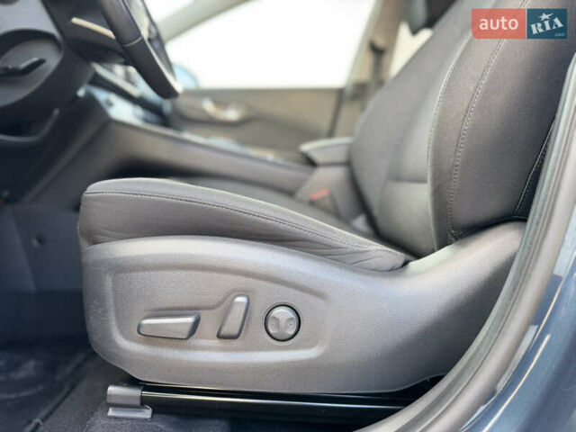 Серый Хендай Kona, объемом двигателя 0 л и пробегом 60 тыс. км за 19700 $, фото 29 на Automoto.ua