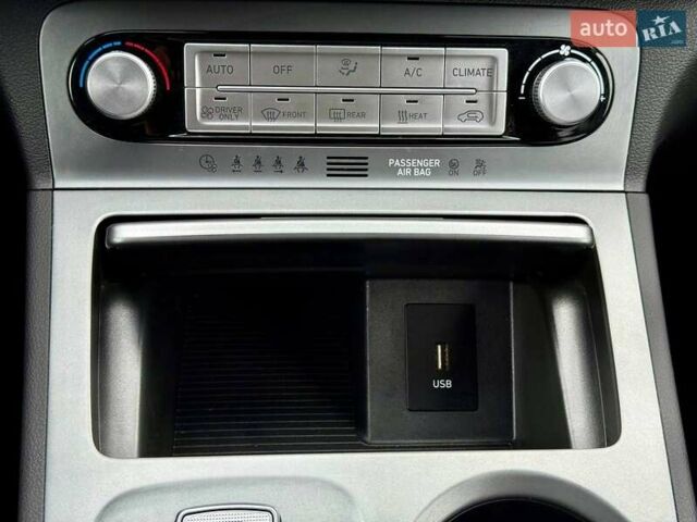 Серый Хендай Kona, объемом двигателя 0 л и пробегом 52 тыс. км за 17200 $, фото 36 на Automoto.ua