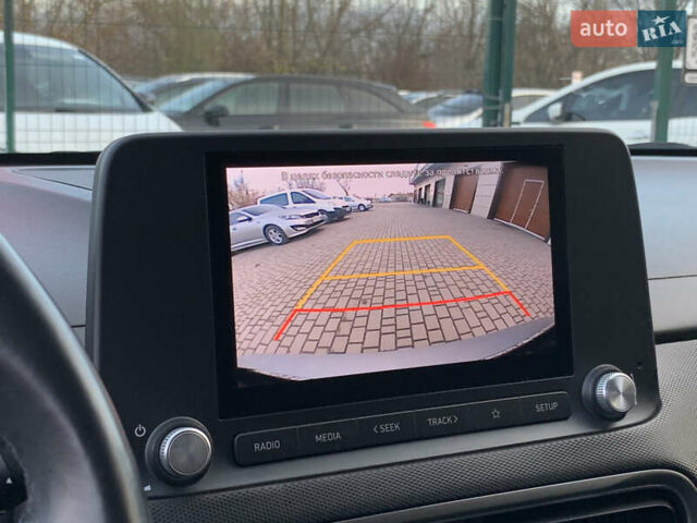 Серый Хендай Kona, объемом двигателя 0 л и пробегом 35 тыс. км за 17999 $, фото 66 на Automoto.ua