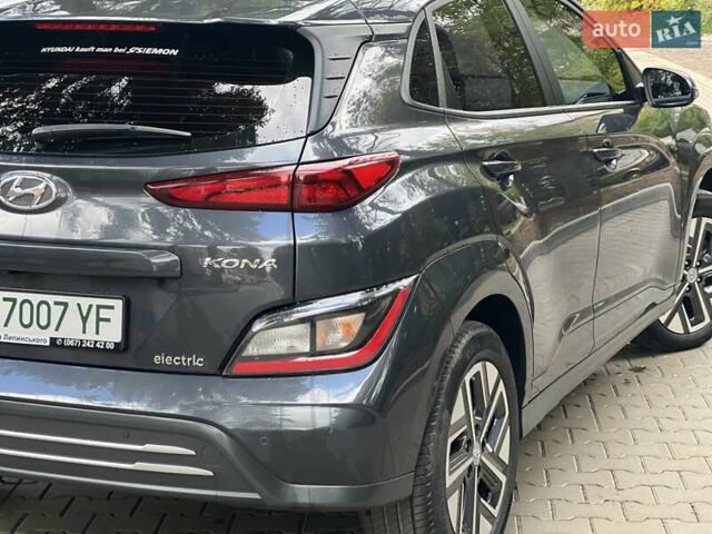 Серый Хендай Kona, объемом двигателя 0 л и пробегом 58 тыс. км за 16950 $, фото 3 на Automoto.ua