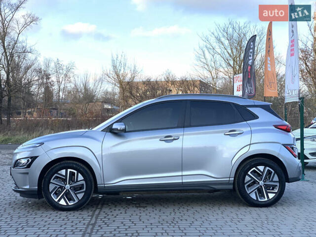 Серый Хендай Kona, объемом двигателя 0 л и пробегом 35 тыс. км за 17999 $, фото 12 на Automoto.ua