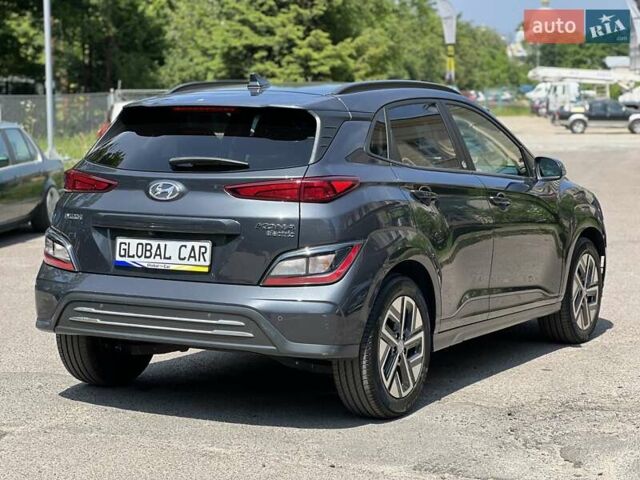 Серый Хендай Kona, объемом двигателя 0 л и пробегом 86 тыс. км за 16650 $, фото 5 на Automoto.ua