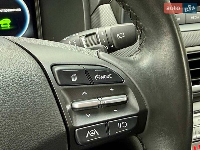 Серый Хендай Kona, объемом двигателя 0 л и пробегом 24 тыс. км за 16800 $, фото 29 на Automoto.ua