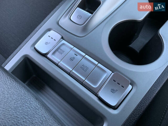 Серый Хендай Kona, объемом двигателя 0 л и пробегом 35 тыс. км за 17999 $, фото 41 на Automoto.ua