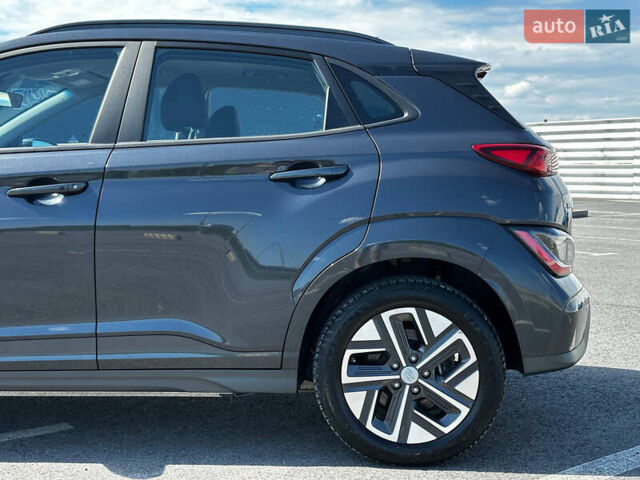 Сірий Хендай Kona, об'ємом двигуна 0 л та пробігом 38 тис. км за 17888 $, фото 9 на Automoto.ua