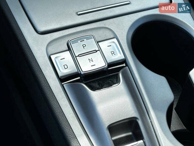 Сірий Хендай Kona, об'ємом двигуна 0 л та пробігом 38 тис. км за 17888 $, фото 29 на Automoto.ua