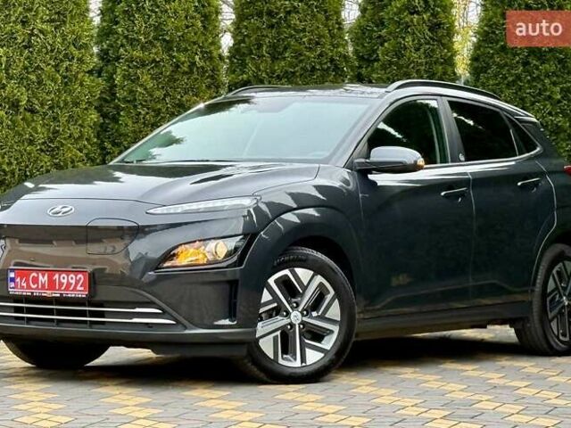 Серый Хендай Kona, объемом двигателя 0 л и пробегом 52 тыс. км за 17200 $, фото 4 на Automoto.ua