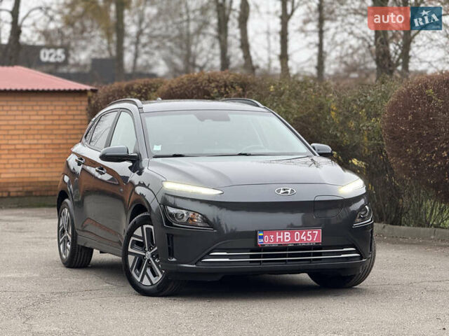 Сірий Хендай Kona, об'ємом двигуна 0 л та пробігом 59 тис. км за 16900 $, фото 3 на Automoto.ua