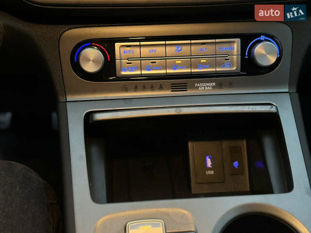 Сірий Хендай Kona, об'ємом двигуна 0 л та пробігом 57 тис. км за 17700 $, фото 29 на Automoto.ua