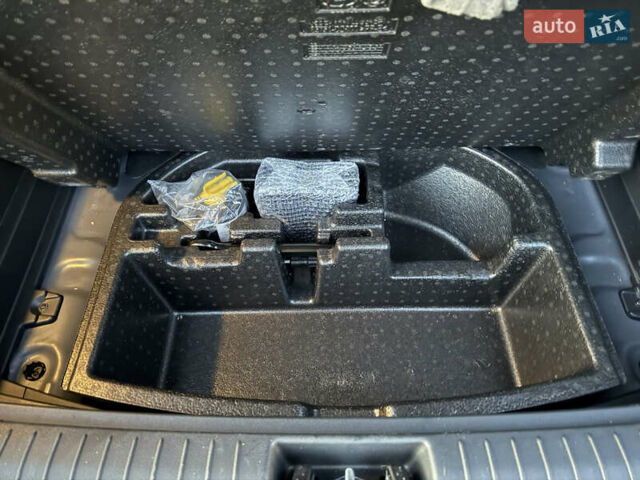 Серый Хендай Kona, объемом двигателя 0 л и пробегом 20 тыс. км за 16900 $, фото 13 на Automoto.ua