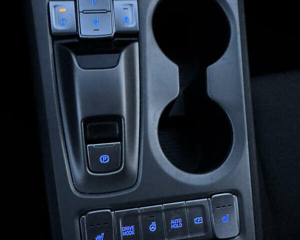 Сірий Хендай Kona, об'ємом двигуна 0 л та пробігом 38 тис. км за 20800 $, фото 15 на Automoto.ua