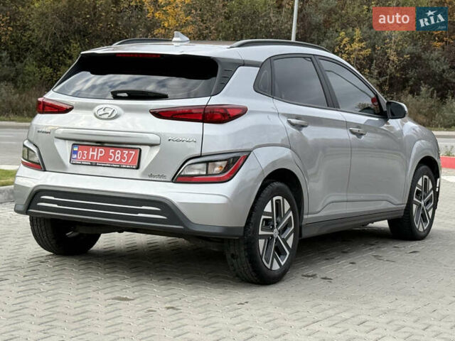 Сірий Хендай Kona, об'ємом двигуна 0 л та пробігом 50 тис. км за 16999 $, фото 4 на Automoto.ua