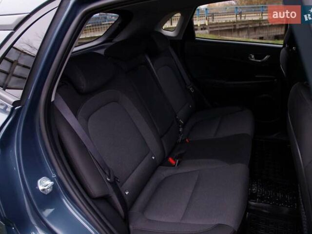 Серый Хендай Kona, объемом двигателя 0 л и пробегом 47 тыс. км за 17950 $, фото 73 на Automoto.ua