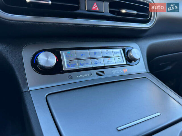 Сірий Хендай Kona, об'ємом двигуна 0 л та пробігом 25 тис. км за 21200 $, фото 12 на Automoto.ua