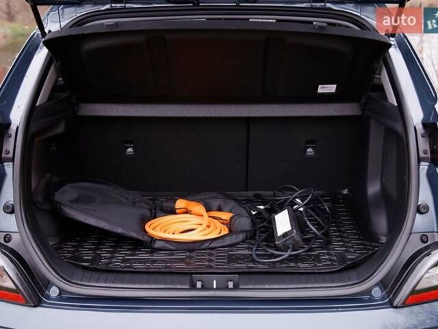 Серый Хендай Kona, объемом двигателя 0 л и пробегом 47 тыс. км за 17950 $, фото 42 на Automoto.ua