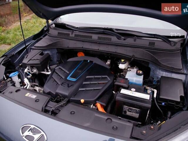 Серый Хендай Kona, объемом двигателя 0 л и пробегом 47 тыс. км за 17950 $, фото 27 на Automoto.ua