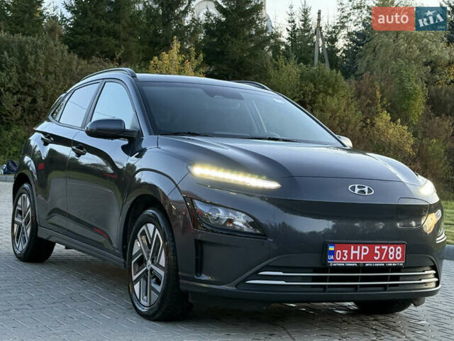 Серый Хендай Kona, объемом двигателя 0 л и пробегом 20 тыс. км за 16900 $, фото 3 на Automoto.ua