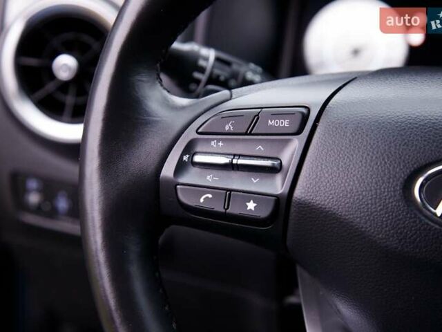 Серый Хендай Kona, объемом двигателя 0 л и пробегом 47 тыс. км за 17950 $, фото 51 на Automoto.ua