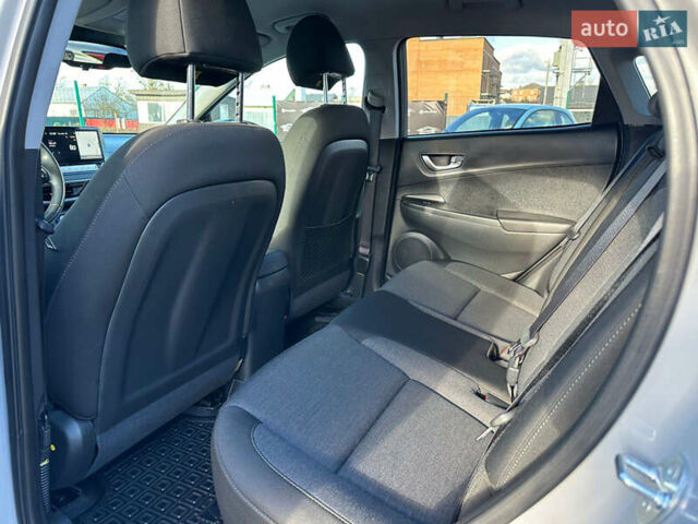 Сірий Хендай Kona, об'ємом двигуна 0 л та пробігом 25 тис. км за 21200 $, фото 17 на Automoto.ua