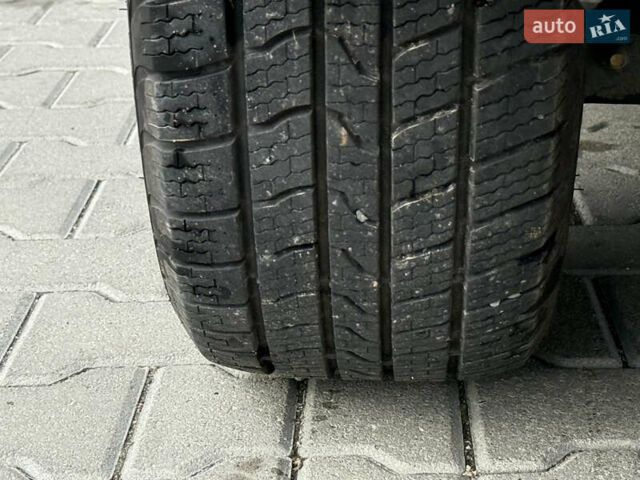 Сірий Хендай Kona, об'ємом двигуна 0 л та пробігом 50 тис. км за 16999 $, фото 15 на Automoto.ua