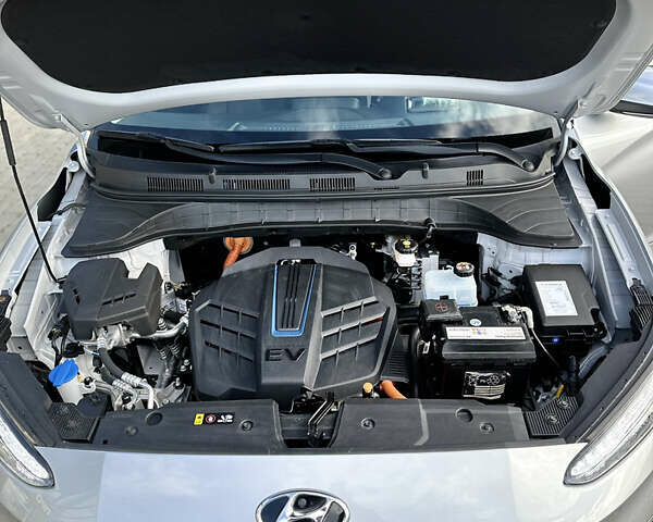 Хендай Kona 2023 у Коломые на Automoto.ua Сірий Хендай Kona, об'ємом двигуна 0 л та пробігом 18 тис. км за 20900 $, фото 29 на Automoto.ua