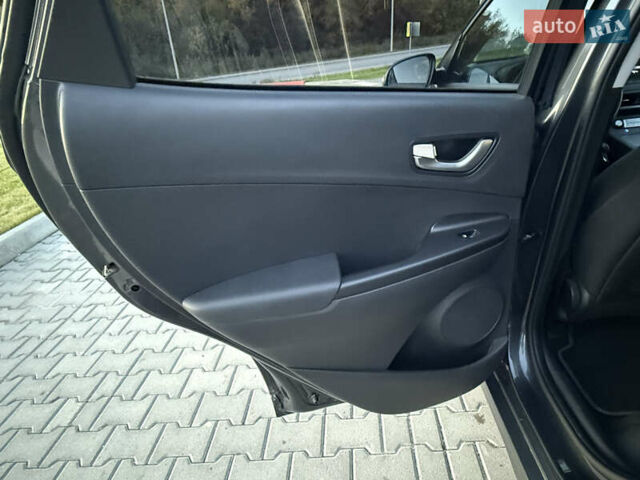Серый Хендай Kona, объемом двигателя 0 л и пробегом 20 тыс. км за 16900 $, фото 22 на Automoto.ua