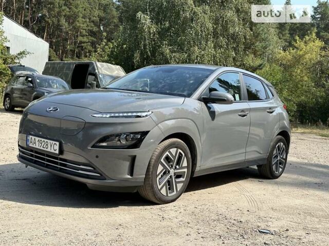 Серый Хендай Kona, объемом двигателя 0 л и пробегом 20 тыс. км за 19900 $, фото 1 на Automoto.ua