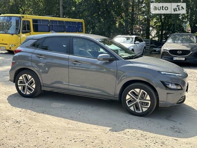 Серый Хендай Kona, объемом двигателя 0 л и пробегом 20 тыс. км за 19900 $, фото 2 на Automoto.ua